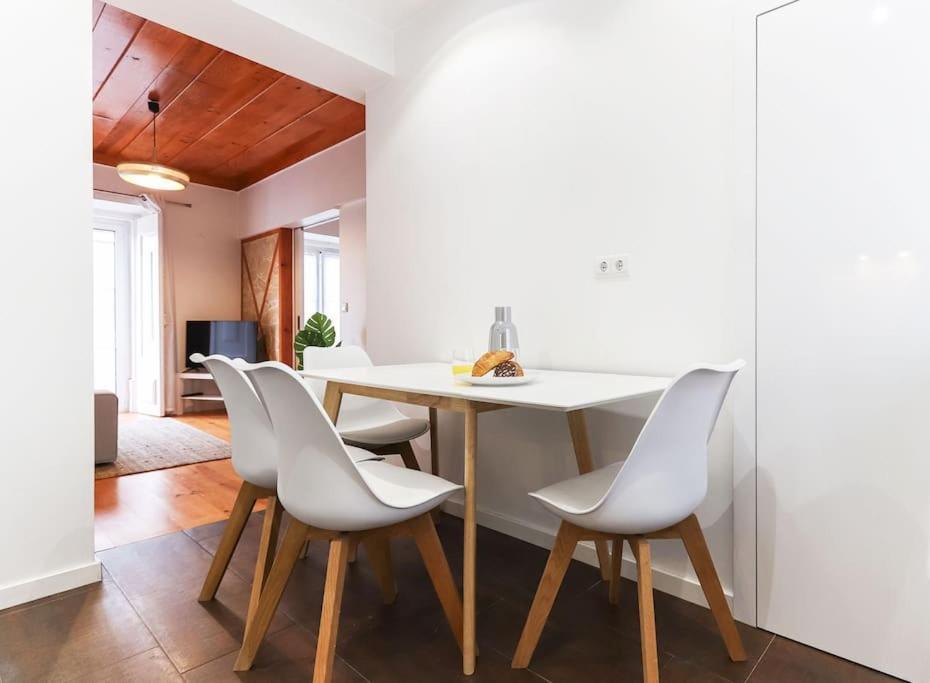 Vita Portucale ! Campo Ourique Design W/ Balcony Lisboa المظهر الخارجي الصورة