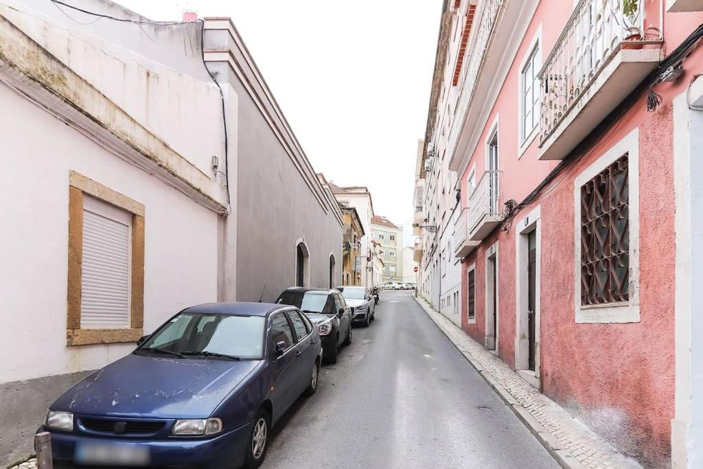 Vita Portucale ! Campo Ourique Design W/ Balcony Lisboa المظهر الخارجي الصورة